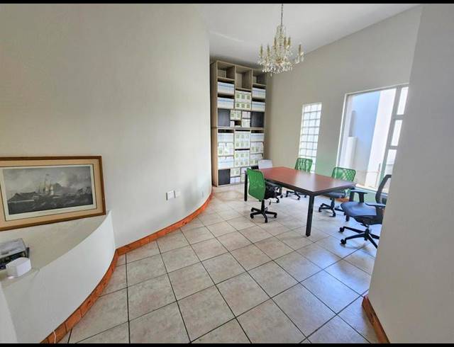 5 BEDROOM HOUSE FOR SALE IN WATERKLOOF RIDGE